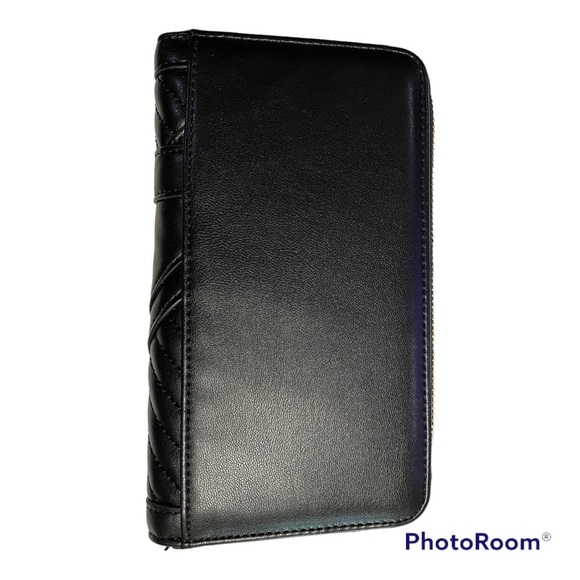 NWT LOVE MOSCHINO Wallet Zip Around Black PU Gold Tone Studded 8 Card Slots - Picture 2 of 9